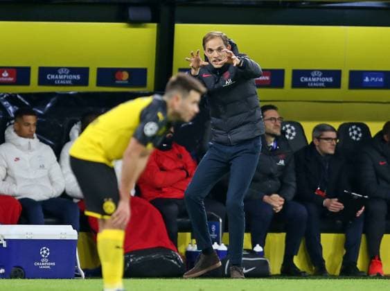 18 02 2020, Football UEFA Champions League 2019 2020, Round of 16, Borussia Dortmund Paris St Germain, at Signal Iduna Park Dortmund Coach Thomas Tuchel re, Paris Saint Germain gives instructions DFL and DFB regulations prohibit any use of photographs as image sequences and or quasi video