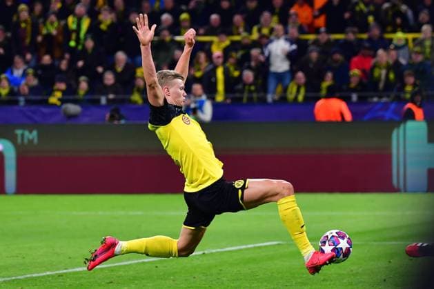 Football Champions League Round of 16 Borussia Dortmund Paris Saint Germain on 18 02 2020 at Signal Iduna Park in Dortmund Goal to 1 0 by Erling Haarland Dortmund DFL Regulations prohibit any use of photographs as image sequences and or quasi video xMNx