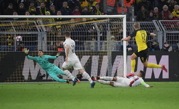 18 02 2020, Football, UEFA Champions League 2019 20, Round of 16, Borussia Dortmund Paris Saint Germain, Erling Haaland Borussia Dortmund , re , scored the goal for 2 1 Dortmund Nordrhein Westfalen Germany Team2