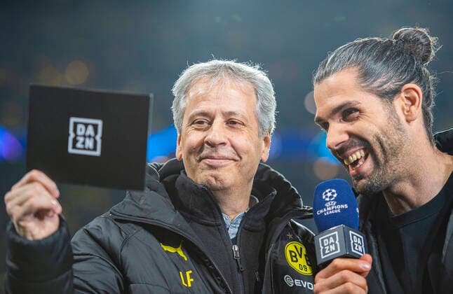 Football UEFA Champions League Round of 16 Borussia Dortmund Paris Saint Germain on 18 02 2020 at Signal Iduna Park Head Coach Lucien FAVRE Borussia Dortmund holds up DAZN card, laughter, joy, UEFA REGULATIONS PROHIBIT ANY USE OF PHOTOGRAPHS AS IMAGE SEQUENCES AND OR QUASI VIDEO Copyright: xChristopherxNeundorfx xKirchnerxMediax