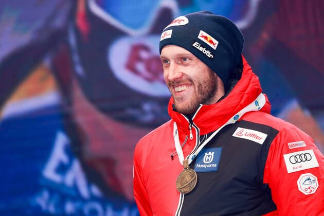 BIATHLON - IBU World Championships Antholz 2020 ANTHOLZ,ITALY,19.FEB.20 - BIATHLON - IBU World Championships 2020, 20km individual, men, award ceremony. Image shows Dominik Landertinger (AUT). Keywords medal. GEPAxpictures xAndreasxPranter