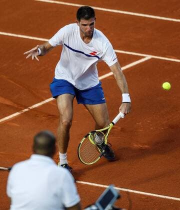 Argentina s Federico Delbonis in action against Chilean Cristian Garin, during the Rio de Janeiro Open, the only ATP, Tennis Herren 500 tournament in South America, in Brazil, 19 February 2020. Rio Open of Tennis !ACHTUNG: NUR REDAKTIONELLE NUTZUNG!  Copyright: xAntonioxLacerdax AME4484 20200219-637177494431865026