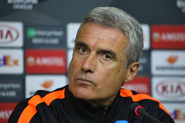 KHARKIV, UKRAINE - FEBRUARY 19, 2020 - Head coach of FC Shakhtar Donetsk Luis Castro attends a pre-match news conference before the UEFA Europa League Round of 32 1st leg game against S.L. Benfica at the Metalist Stadium Regional Sports Complex, Kharkiv, northeastern Ukraine. Shakhtar holds pre-match news conference ahead of Europa League game against Benfica  Copyright: xVyacheslavxMadiyevskyyx