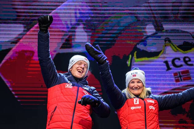 200220 Johannes Thingnes Bo and Marte Olsbu Roiseland of Norway at the medal ceremony for single mixed relay during the IBU Biathlon World Championships on February 20, 2020 in Antholz Photo Joel Marklund BILDBYRAN code JM 88118 bbeng biathlon biathlon World Championship biathlon World Cup IBU Biathlon World Championships 2020 Anterselva single mixed relay relay single mix relay single mix relay medal ceremony medal ceremony norge jubel,  Copyright: JOELxMARKLUND BB200220JM111