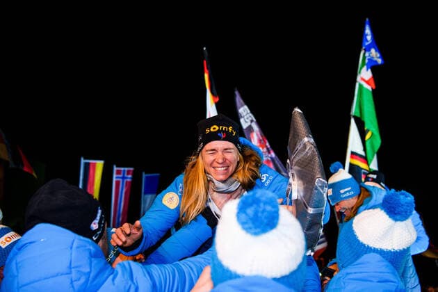 200220 Anais Bescond and Emilien Jacquelin of France celebrate at the medal ceremony for single mixed relay during the IBU Biathlon World Championships on February 20, 2020 in Antholz Photo Joel Marklund BILDBYRAN code JM 88118 bbeng biathlon biathlon World Cup biathlon World Cup IBU Biathlon World Championships 2020 Anterselva single mixed relay relay single mix relay single mix relay medal ceremony medal ceremony norway cheer germany france,  Copyright: JOELxMARKLUND BB200220JM114