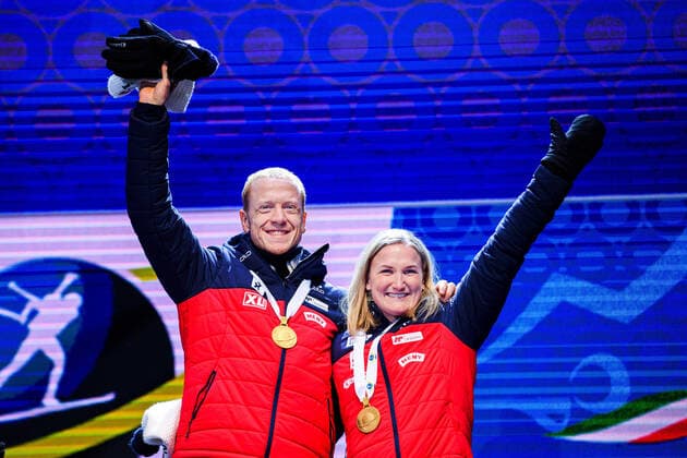 200220 Johannes Thingnes Bo and Marte Olsbu Roiseland of Norway celebrate at the medal ceremony for single mixed relay during the IBU Biathlon World Championships on February 20, 2020 in Antholz Photo Joel Marklund BILDBYRAN code JM 88118 bbeng biathlon biathlon World Championship biathlon World Cup IBU Biathlon World Championships 2020 Anterselva single mixed relay relay single mix relay single mix relay medal ceremony medal ceremony jubilee norge,  Copyright: JOELxMARKLUND BB200220JM118