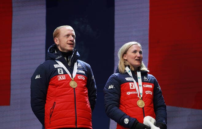 BIATHLON - IBU World Championships Antholz 2020 ANTHOLZ,ITALY,20.FEB.20 - BIATHLON - IBU World Championships 2020, single mixed relay. Image shows Johannes Thingnes Boe, Marte Olsbu Roeiseland (NOR). Keywords: medal. GEPAxpictures xAndreasxPranter