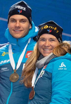 BIATHLON - IBU World Championships Antholz 2020 ANTHOLZ,ITALY,20.FEB.20 - BIATHLON - IBU World Championships 2020, single mixed relay. Image shows Emilien Jacquelin and Anais Bescond (FRA). Keywords: medal. GEPAxpictures xAndreasxPranter