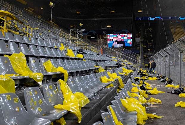 Feature, the south stand after the match, the PK with coach Thomas TUCHEL PSG running on the scoreboard, Football Champions League, Round of 16 first leg, Borussia Dortmund DO Paris St Germain PSG 2 1, on 18 02 2020 in Dortmund Germany Â