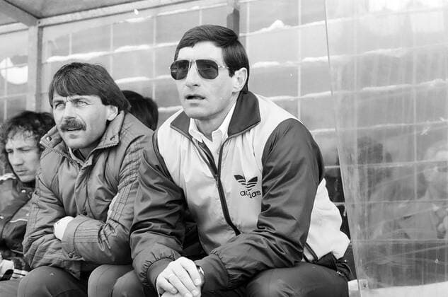 Stuttgarter Kickers Karlsruher SC Deutschland, Stuttgart, 13 04 1986, Football, 2 Bundesliga, Stuttgarter Kickers Karlsruher SC 2 1 v l Rainer Ulrich Co Trainer Karlsruher SC , Lothar Buchmann Trainer Karlsruher SC