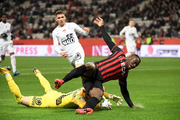 14 IGNATIUS GANAGO (NICE) - FAUTE - CHUTE FOOTBALL : Nice vs Brest - Ligue 1 Conforama - 21 02 2020 FEP Panoramic 
