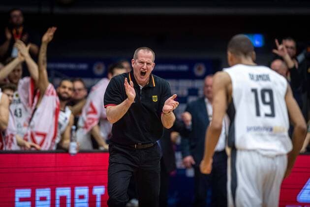 Basketball Vechta 21 02 2020 FIBA EuroBasket 2021 Qualifier Qualification Germany GER France FRA Henrik Rödl Germany, National Coach Rodl Roedl Jubel Louis Olinde Germany, No 19