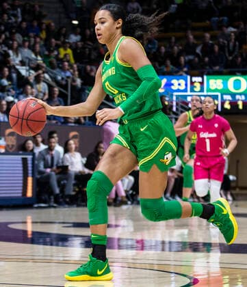 Feb 21, 2020 Berkeley, CA U.S.A. Oregon Ducks forward Satou Sabally (0) goes to the hoop during the NCAA, College League, USA Women s Basketball game between Oregon Ducks and the California Golden Bears 93-61 win at Hass Pavilion Berkeley Calif. CSM NCAA Women s Basketball 2020: Oregon vs Cal FEB 21 - ZUMAc04_ 20200221_zaf_c04_089 Copyright: xThurmanxJamesx