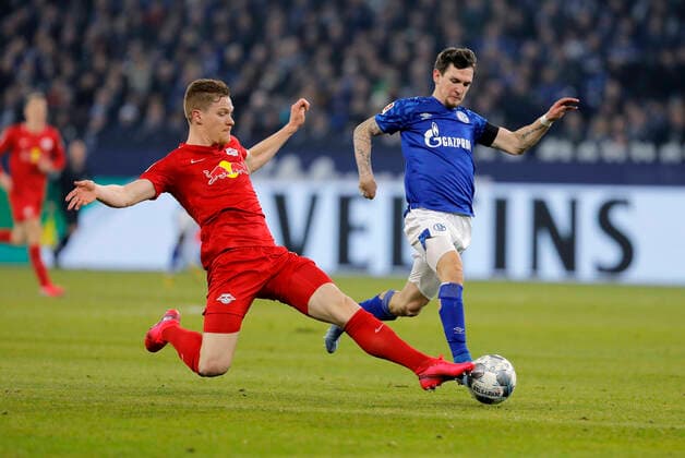 Sport Bilder des Tages Gelsenkirchen, Germany, Veltins-Arena, 22th Feb 2020: Marcel Halstenberg of Leipzig challenges Benito Raman of Schalke 04 during the first Bundesliga match FC Schalke 04 vs. RB Leipzig in the season 2019 2020. DFL regulations prohibit any use of photographs as image sequences and or quasi-video. *** Gelsenkirchen, Germany, Veltins Arena, 22th Feb 2020 Marcel Halstenberg of Leipzig challenges Benito Raman of Schalke 04 during the first Bundesliga match FC Schalke 04 vs RB Leipzig in the season 2019 2020 DFL regulations prohibit any use of photographs as image sequences and or quasi video