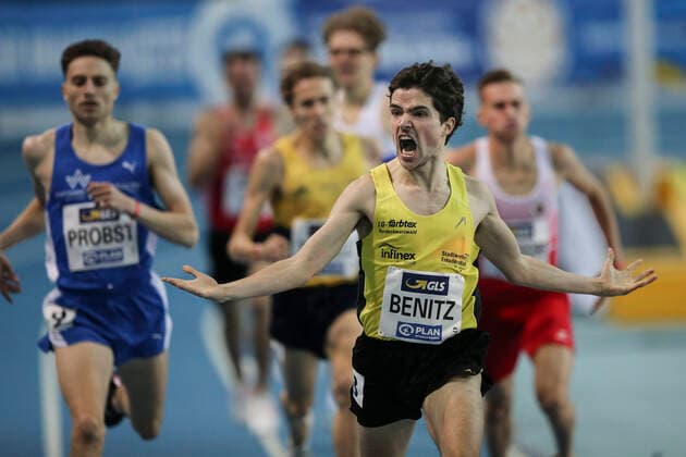 2020 Bilder des Jahres, Sport 02 Februar Sport Themen der Woche KW08 Sport Bilder des Tages Deutsche Leichtathletik-Hallenmeisterschaften; Leipzig, 23.02.2020 Deutscher Meister ueber 1500m: Timo Benitz (LG farbtex Nordschwarzwald); Deutsche Leichtathletik-Hallenmeisterschaften am 23.02.2020 in der Arena Leipzig, Sachsen (Deutschland). *** German Athletics Indoor Championships Leipzig, 23 02 2020 German Champion over 1500m Timo Benitz LG farbtex Nordschwarzwald German Athletics Indoor Championships on 23 02 2020 in the Arena Leipzig, Saxony Germany Copyright: xBEAUTIFULxSPORTS AxelxKohringx