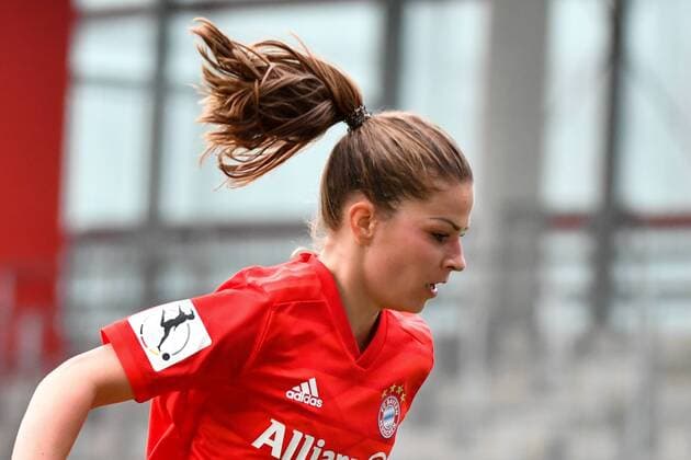Football Flyer Alarm Women Bundesliga, 15 Matchday, 23 02 2020, Bayern Muenchen SC Sand Melanie Leupolz 8 FCB Women , Bayern Muenchen SC Sand, Campus Bayern Muenchen, Munich Copyright: xBEAUTIFULxSPORTS U.xGamelx