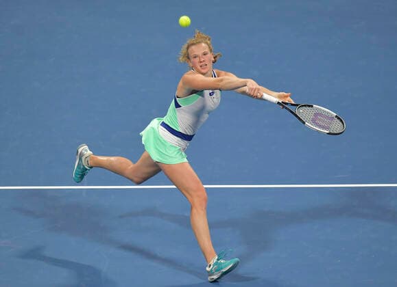 (200224) -- DOHA, Feb. 24, 2020 (Xinhua) -- Katerina Siniakova of the Czech Republic hits a return to Ons Jabeur of Tunisia during their women s singels first round match at 2020 WTA, Tennis Damen Qatar Open tennis tournament in Doha, Qatar, Feb. 23, 2020. (Photo by Nikku Xinhua) (SP)QATAR-DOHA-TENNIS-WTA-SINGLES 