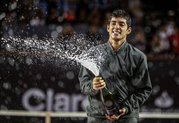 Chilean Cristian Garin celebrates his victory at the Rio Open after winning 2-0 against Italian Gianluca Mager in Rio de Janeiro, Brazil, 23 February 2020. EPA Antonio Lacerda Rio de Janeiro Open !ACHTUNG: NUR REDAKTIONELLE NUTZUNG!  Copyright: xAntonioxLacerdax AME6524 20200224-637181281146565796