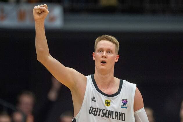 Robin BENZING GER clenches his fist and cheers for victory, cheers, cheering, cheers, joy, cheers, celebrate, gesture, gesture, final cheers, bust, bust, basketball EM qualification, group G, Germany GER France FRA 83 69, on 21 02 2020 in Vechta Germany Â