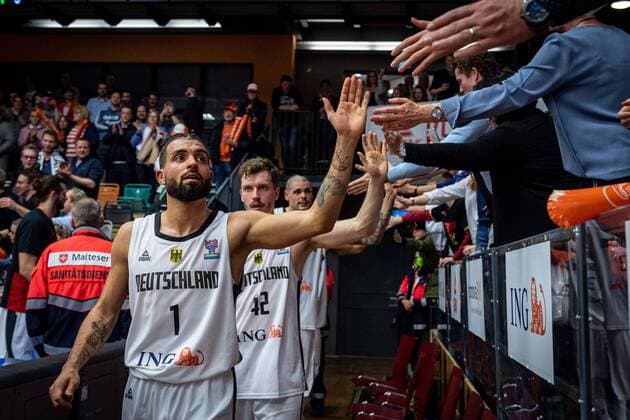 Basketball Vechta 21 02 2020 FIBA EuroBasket 2021 Qualifier Qualification Germany GER France FRA Joshiko Saibou Germany, No 01 Cheering with fans