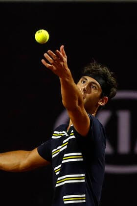 Tenis, Chile Dove MenCare Open ATP, Tennis Herren 250 de Santiago. El tenista Carlos Tabener de Espana prepara el saque a Tomas Barrios de Chile durante el ATP 250 Chile Dove MenCare Open Santiago, Chile. 24 02 2020 Felipe Zanca Photosport ATP 250 de Santiago 2020, Tomas Barrios vs Carlos Tabener