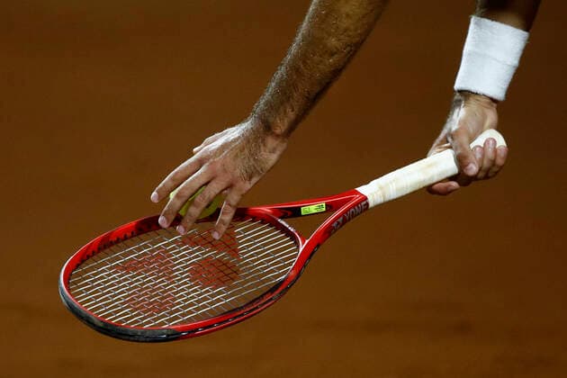 Tenis, Chile Dove MenCare Open ATP, Tennis Herren 250 de Santiago. El tenista Tomas Barrios de Chile se prepara para el servicio durante el ATP 250 Chile Dove MenCare Open Santiago, Chile. 24 02 2020 Felipe Zanca Photosport ATP 250 de Santiago 2020, Tomas Barrios vs Carlos Tabener