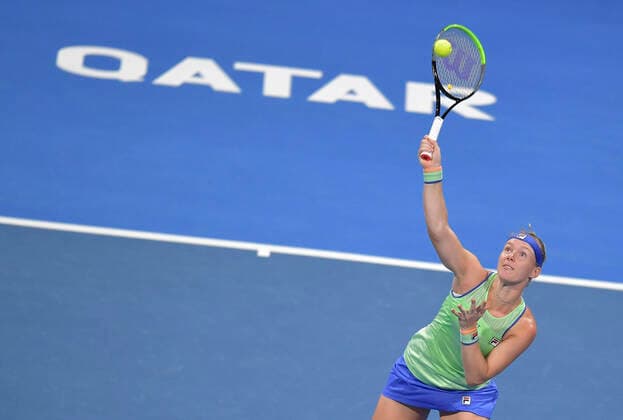 Tennis, WTA-Turnier in Doha (200225) -- DOHA, Feb. 25, 2020 (Xinhua) -- Kiki Bertens of the Netherland serves during the women s singles second round match against Karolina Muchova of the Czech Republic at the 2020 WTA, Tennis Damen Qatar Open in Doha, Qatar, Feb. 24, 2020. (Xinhua Nikku) (SP)QATAR-DOHA-TENNIS-WTA-SINGLES 