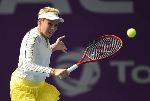 Tennis, WTA-Turnier in Doha (200225) -- DOHA, Feb. 25, 2020 (Xinhua) -- Donna Vekic of Croatia returns the ball during the women s singles first round match against Iga Swiatek of Poland at the 2020 WTA, Tennis Damen Qatar Open tennis tournament in Doha, Qatar, Feb. 24, 2020. (Photo by Nikku Xinhua) (SP)QATAR-DOHA-TENNIS-WTA-SINGLES 