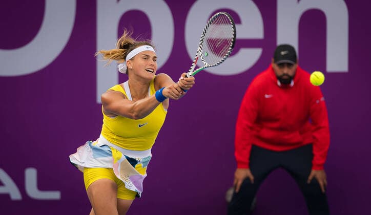 February 25, 2020, Doha, QATAR: Aryna Sabalenka of Belarus in action during her second-round match at the 2020 Qatar Total Open WTA, Tennis Damen Premier 5 tennis tournament against Anett Kontaveit of Estonia 2020 Qatar Total Open, Tennis, Doha, Qatar, Feb 25 - ZUMAa181 20200225_zaa_a181_028 Copyright: xRobxPrangex