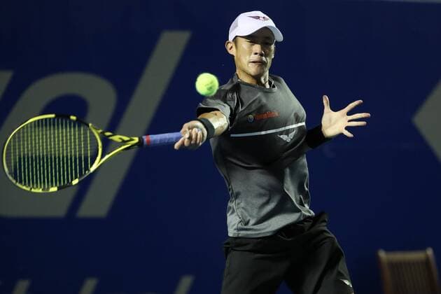 Taiwanese Jason Jung returns a ball to German Alexander Zverev, during a game of the Mexican Tennis Open held in Acapulco, in the state of Guerrero, Mexico, 25 February 2020. Mexican Tennis Open in Acapulco !ACHTUNG: NUR REDAKTIONELLE NUTZUNG!  Copyright: xDavidxGuzmanx MEX6069 20200226-637182981016349126