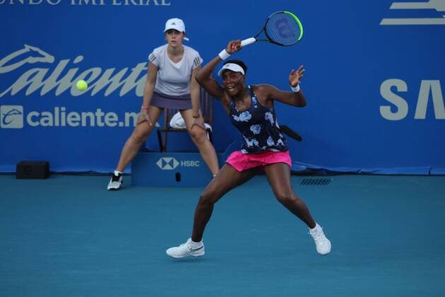 The American Venus Williams returns a ball to Slovenian Kaja Juvan Tuesday during a game of the Mexican Tennis Open held at the Acapulco spa, in the state of Guerrero, Mexico 25 February 2020. Acapulco tennis open !ACHTUNG: NUR REDAKTIONELLE NUTZUNG!  Copyright: xDavidxGuzmánx MEX6045 97290710st