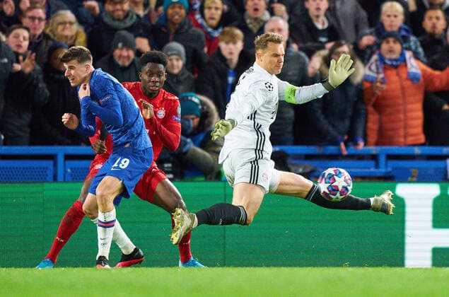 Champions League, Chelsea-Munich, London Feb 25, 2020. Manuel NEUER, FCB 1 save, Alphonso DAVIES, FCB 19 Mason MOUNT, Chelsea 19 FC CHELSEA - FC BAYERN MUNICH 0-3 UEFA Football Champions League , London, February 25, 2020, Season 2019 2020, round of last sixteen, FCB, Bavaria, München
