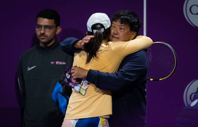 February 26, 2020, Doha, QATAR: Saisai Zheng of China hugs her coach after winning her third-round match at the 2020 Qatar Total Open WTA, Tennis Damen Premier 5 tennis tournament against Kiki Bertens of the Netherlands 2020 Qatar Total Open, Tennis, Doha, Qatar, Feb 26 - ZUMAa181 20200226_zaa_a181_048 Copyright: xRobxPrangex
