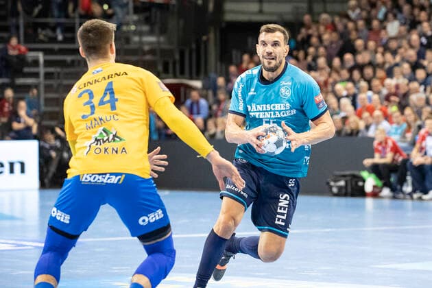 SG Flensburg Handewitt vs. RK Celje Pivovarna Lasko, Handball, EHF Champions League group stage, 26 02 20 Flensburg Michal Jurecki SG Flensburg Handewitt, 55 against Domen Makuc RK Celje Pivovarna Lasko, 34 Copyright: xBEAUTIFULxSPORTS MarioxM.xKobergx