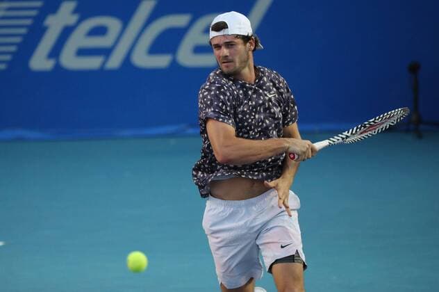 American Tommy Paul returns a ball to German Alexander Zverev during a game of the Mexican Tennis Open held in Acapulco, in the state of Guerrero, Mexico, 26 February 2020. EFE David Guzmán Mexican Tennis Open in Acapulco !ACHTUNG: NUR REDAKTIONELLE NUTZUNG!  Copyright: xDavidxGuzmanx MEX6168 20200227-637183694238284758