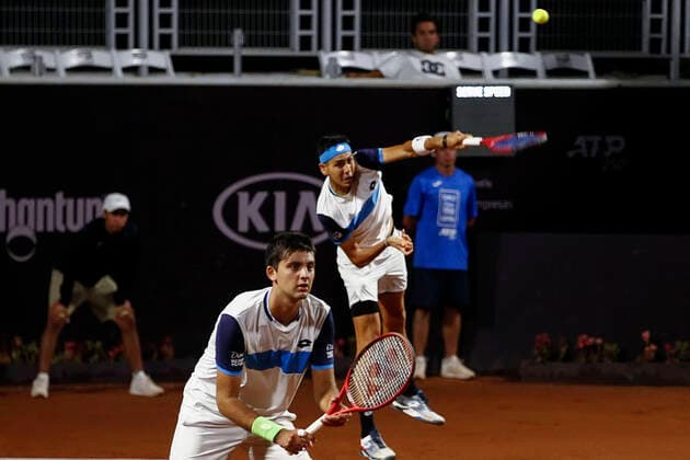 Tenis, Chile Dove MenCare Open ATP, Tennis Herren 250 de Santiago. Los tenista Alejandro Tabilo y Tomas Barrios de Chile regresa la bola durante el ATP 250 Chile Dove MenCare Open Santiago, Chile. 26 02 2020 Felipe Zanca Photosport ATP 250 de Santiago 2020, Alejandro Tabilo y Tomas Barrios vs Federico Delbonis y Guillermo Dur‡n