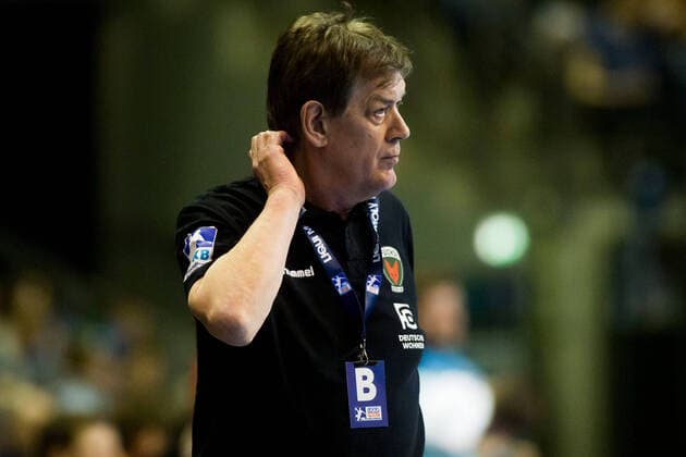 27 02 2020, xfrx, Handball HBL 1 Bundesliga, Fuechse Berlin HSG Nordhorn Lingen emspor, v l Coach Velimir Petkovic Fuechse Berlin DFL DFB REGULATIONS PROHIBIT ANY USE OF PHOTOGRAPHS as IMAGE SEQUENCES and or QUASI VIDEO Berlin