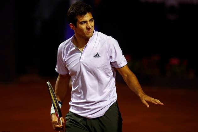 Tenis, Chile Dove MenCare Open ATP, Tennis Herren 250 de Santiago. El tenista Christian Gar’n de Chile lamenta perder el punto durante el ATP 250 Chile Dove MenCare Open Santiago, Chile. 27 02 2020 Felipe Zanca Photosport ATP 250 de Santiago 2020, Christian Garin vs Alejandro Davidovichen