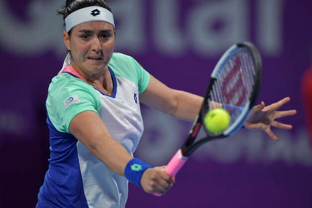 (200228) -- DOHA, Feb. 28, 2020 (Xinhua) -- Ons Jabeur of Tunisia hits a return during the women s singles quarterfinal match against Petra Kvitova of the Czech Republic at the 2020 WTA, Tennis Damen Qatar Open in Doha, Qatar, Feb. 27, 2020. (SP)QATAR-DOHA-TENNIS-WTA-SINGLES 