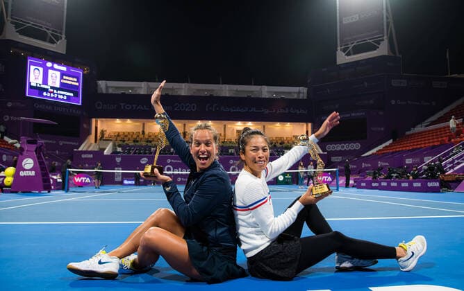 Sport Bilder des Tages February 28, 2020, Doha, QATAR: Barbora Strycova of the Czech Republic & Su-Wei Hsieh of Chinese Taipeh with their trophies after winning the doubles final of the 2020 Qatar Total Open WTA, Tennis Damen Premier 5 tennis tournament 2020 Qatar Total Open, Tennis, Doha, Qatar, Feb 28 - ZUMAa181 20200228_zaa_a181_112 Copyright: xRobxPrangex