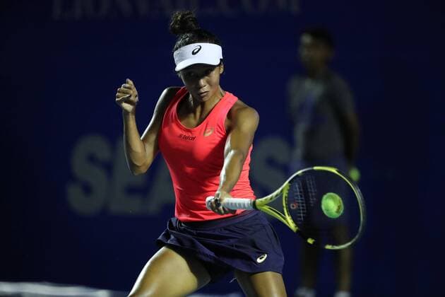 Canadian tennis plater Leylah Fernandez returns a ball against the Mexican Renata Zarazua, during a game of the Mexican Tennis Open held in Acapulco, Guerrero state, Mexico, 28 February 2020. Mexican Tennis Open in Acapulco !ACHTUNG: NUR REDAKTIONELLE NUTZUNG!  Copyright: xDavidxGuzmánx MEX6527 20200229-637185567100830357