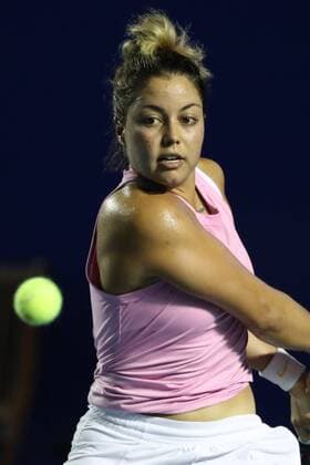 Mexican tennis player Renata Zarazua returns a ball against the Canadian Leylah Fernandez, during a game of the Mexican Tennis Open held in Acapulco, Guerrero state, Mexico, 28 February 2020. Mexican Tennis Open in Acapulco !ACHTUNG: NUR REDAKTIONELLE NUTZUNG!  Copyright: xDavidxGuzmánx MEX6538 20200229-637185567728218863