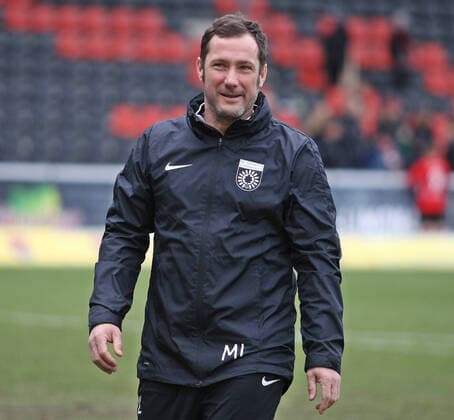29 02 2020, xmohx, Football 3 Liga, SG Sonnenhof Großaspach Hallescher FC emspor, v l Co Coach Markus Lang SG Sonnenhof Großaspach celebrates his birthday and the victory DFL DFB REGULATIONS PROHIBIT ANY USE OF PHOTOGRAPHS as IMAGE SEQUENCES and or QUASI VIDEO Großaspach