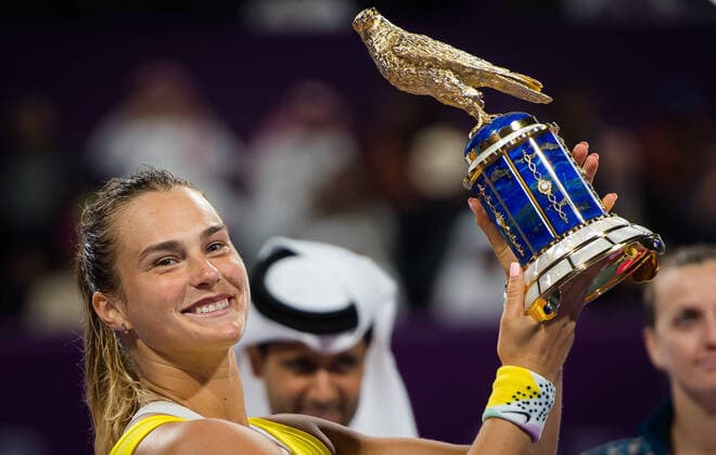 2020 Bilder des Jahres, Sport 02 Februar Sport Themen der Woche KW09 Sport Bilder des Tages February 29, 2020, Doha, QATAR: Aryna Sabalenka of Belarus poses with the champions trophy after winning the final of the 2020 Qatar Total Open WTA, Tennis Damen Premier 5 tennis tournament against Petra Kvitova of the Czech Republic 2020 Qatar Total Open, Tennis, Doha, Qatar, Feb 29 - ZUMAa181 20200229_zaa_a181_162 Copyright: xRobxPrangex