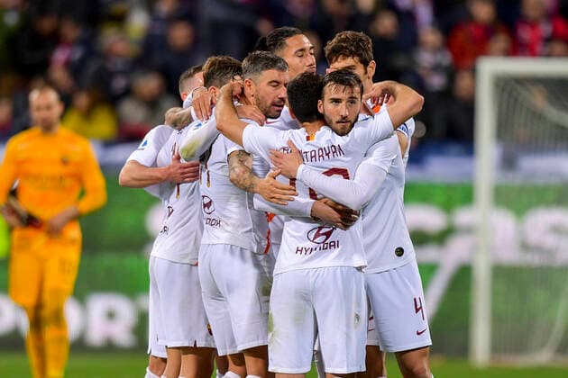 Photo Fabio Rossi AS Roma LaPresse 01 03 2020 Cagliari (Italy) Soccer Cagliari-Roma Italian Football Championship League Serie A Tim 2019 2020 - Sardegna Arena In the pic: AS Roma players celebrate the victory  Copyright: xLaPresse ASxRoma FabioxRossix