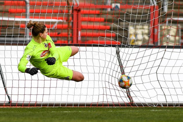 Laura Freigang Frankfurt, 10, not pictured in the picture, not pictured turns a penalty kick, scores the goal to 1 2, goal, goalscoring, action, action, match scene, 01 03 2020, Cologne Germany , Football, Flyeralarm Womens Bundesliga, 1 FC Cologne 1 FFC Frankfurt, DFB DFL REGULATIONS PROHIBIT ANY USE OF PHOTOGRAPHS AS IMAGE SEQUENCES AND OR QUASI VIDEO xmhx