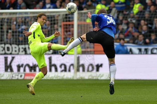 01 03 2020 pmk NC113956 Football Men 2 Bundesliga Season 2019 2020 DSC Arminia Bielefeld SV Wehen Wiesbaden Tobias SCHWEDE 06 Wiesbaden Sven SCHIPPLOCK 36 Bielefeld
