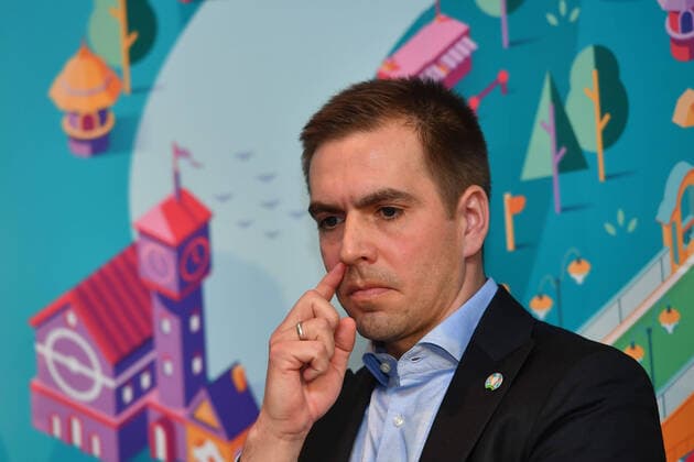 Philipp Lahm UEFA EURO 2020 Ambassador and Managing Director of DFB EURO GmbH Gesture,sceptical,single picture,cut single motif,portrait,portrait Press event Munich loves Europe in the Olympic Park Ð still 100 days until the start of UEFA EURO 2020 on 04 03 2020 in Munich Olympic Park