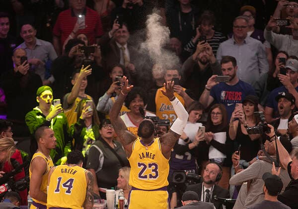 March 3, 2020, Los Angeles, California, USA: LeBron James 23 of the Los Angeles Lakers throws powder prior to their NBA, Basketball Herren, USA game with the Philadelphia 76ers on Tuesday March 3, 2020 at the Staples Center in Los Angeles, California. Lakers defeat 76ers, 120-107. JAVIER ROJAS PI Lakers defeat 76ers, 120-107 - ZUMAp124 20200303_zaa_p124_012 Copyright: xJavierxRojasx