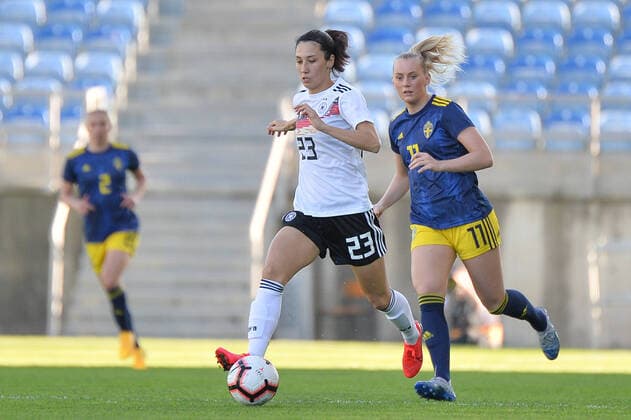 Sara Doorsoun Germany with ball on foot Faro, Portugal, 04 03 2020, 04 03 2020, Faro, Football, Algarve Cup, Germany Sweden, DFB DFL REGULATIONS PROHIBIT ANY USE OF PHOTOGRAPHS AS IMAGE SEQUENCES AND OR QUASI VIDEO xklx